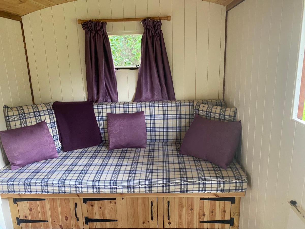 The Shepherd'S Hut - Wild Escapes Wrenbury Off Grid Glamping - Ages 12 And Over Baddiley Екстер'єр фото