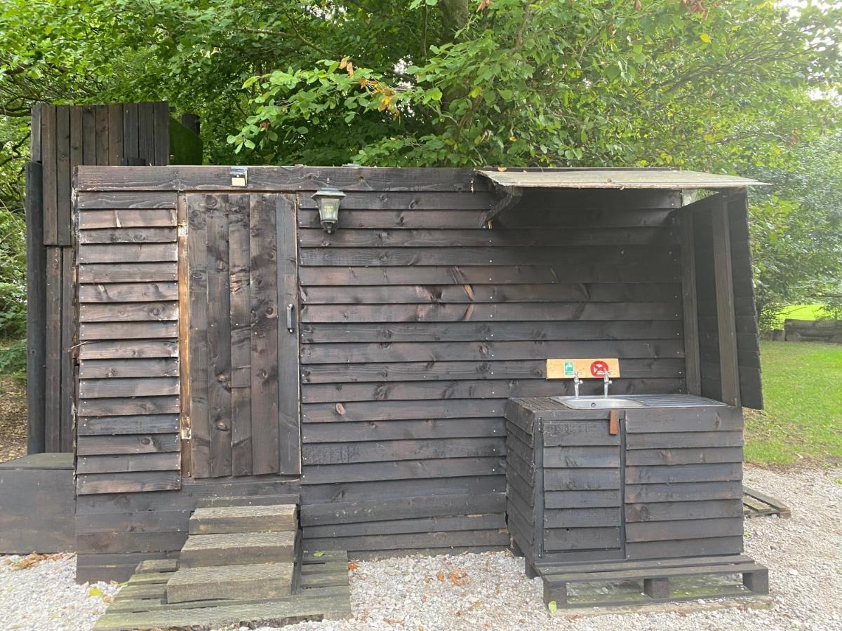 The Shepherd'S Hut - Wild Escapes Wrenbury Off Grid Glamping - Ages 12 And Over Baddiley Екстер'єр фото